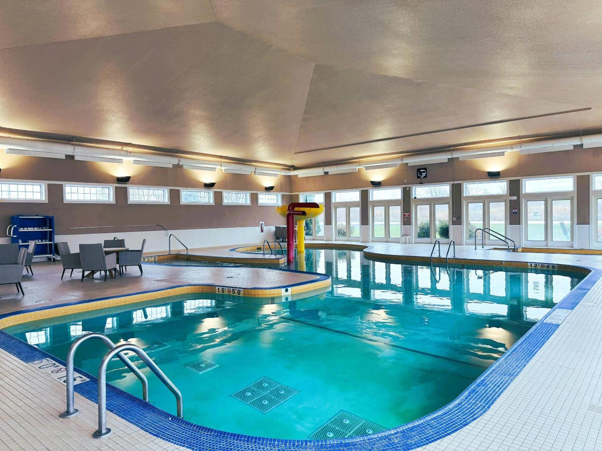 Comfort Inn & Suites Sheboygan I-43 Extérieur photo
