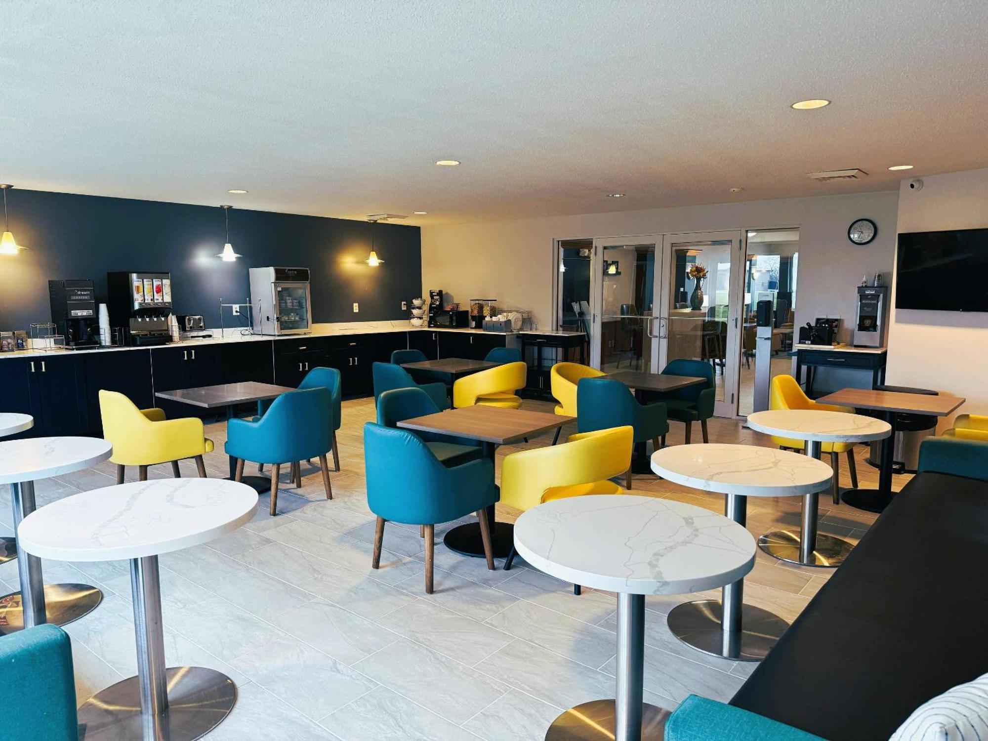 Comfort Inn & Suites Sheboygan I-43 Extérieur photo