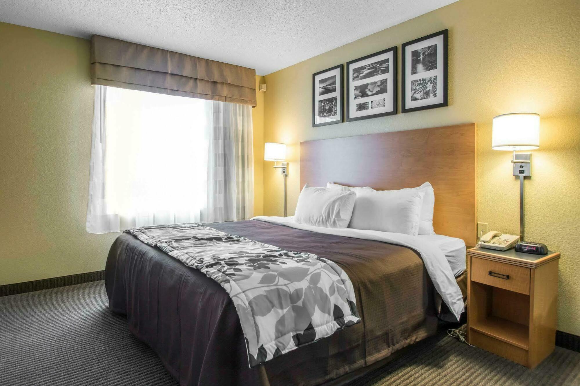 Comfort Inn & Suites Sheboygan I-43 Extérieur photo